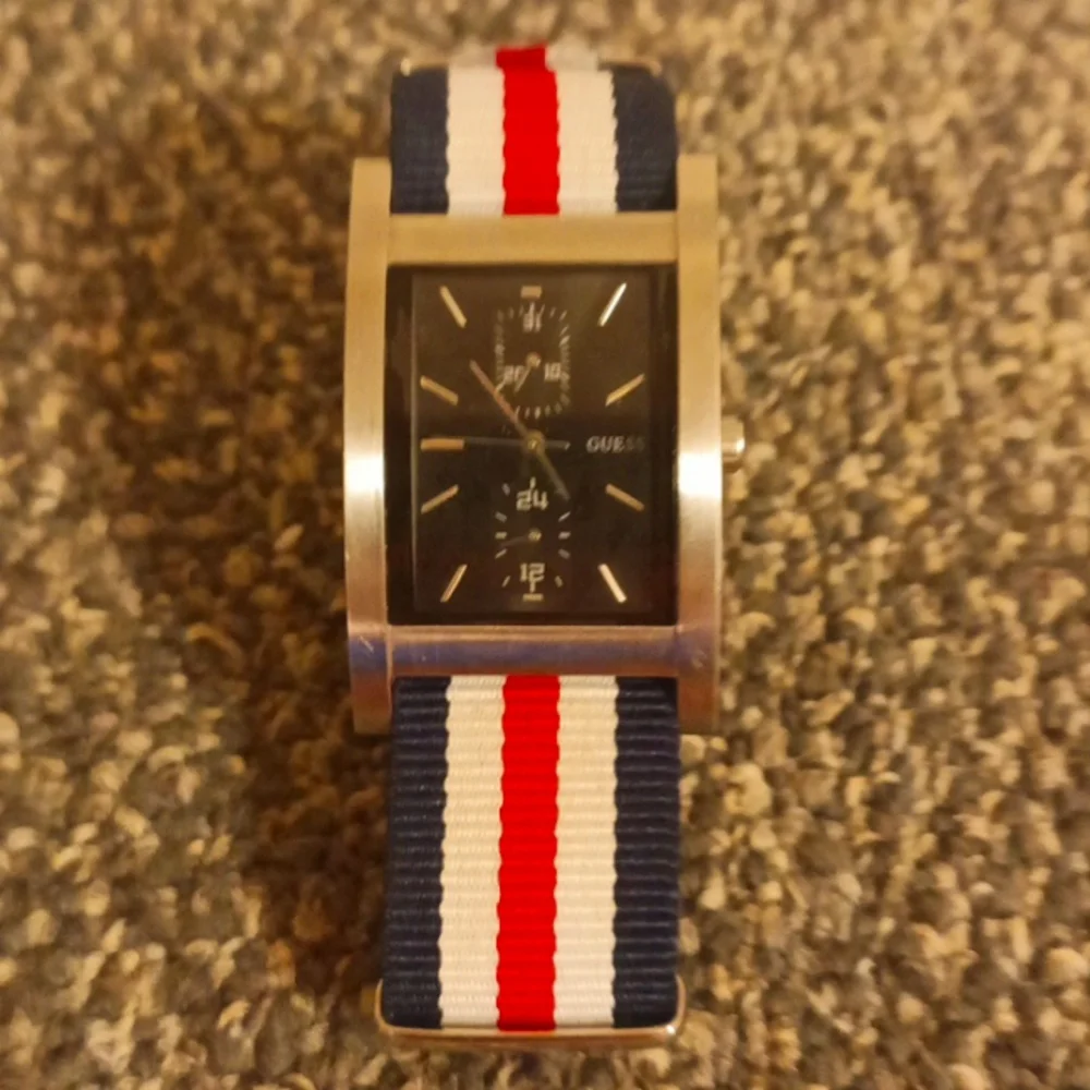Guess Vintage red white blue nylon strap silver tone quare dial men's wa…